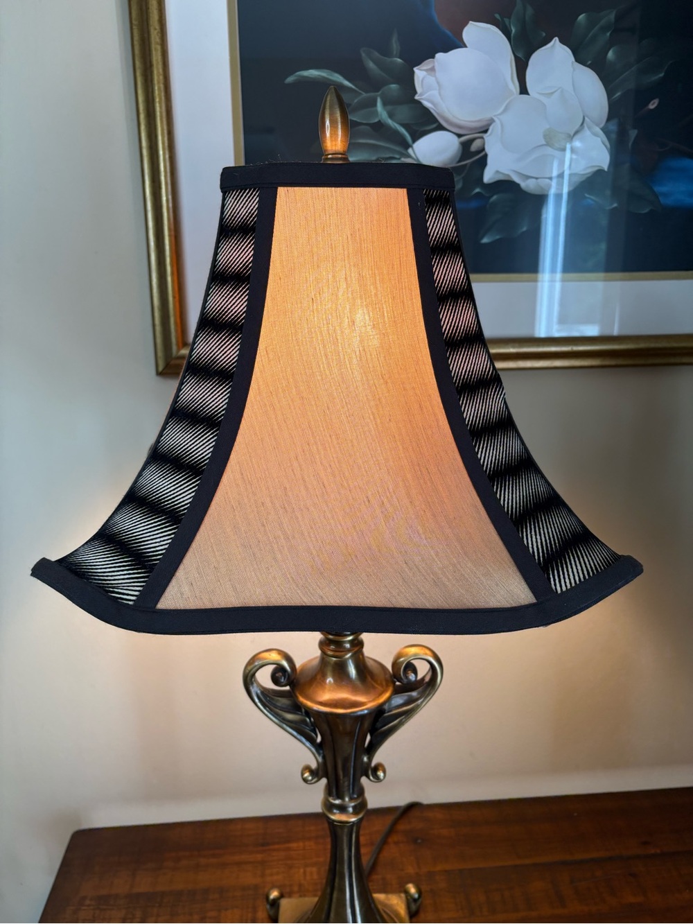 Vintage Lamp Featuring Brass Finish And Unique Geometric-Patterned Lamp Shade - Picture 10 of 16